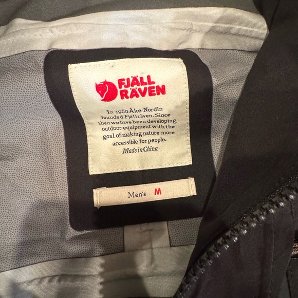 Fjallraven Keb Eco Shell Jacket Black Waterproof Hiking Jacket Mens M - Picture 2 of 7